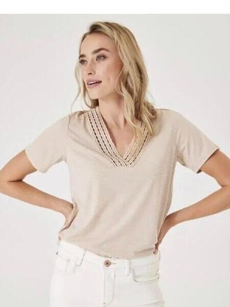 tshirt beige